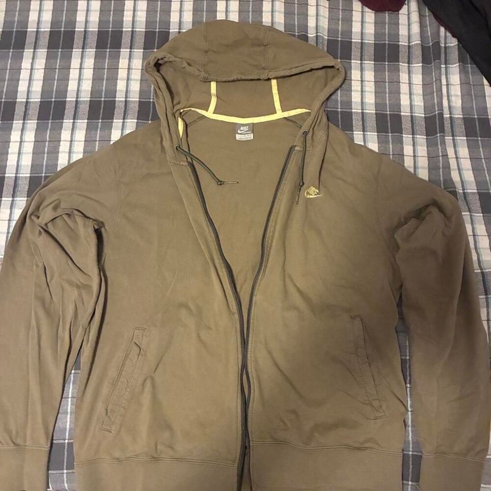 Nike Men's Khaki and Green Hoodie